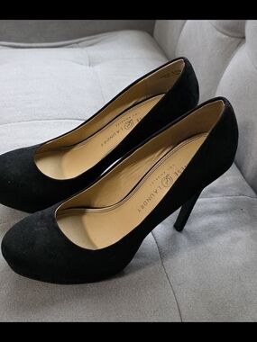 Chinese Laundry Black Suede Round-Toe High Heels
